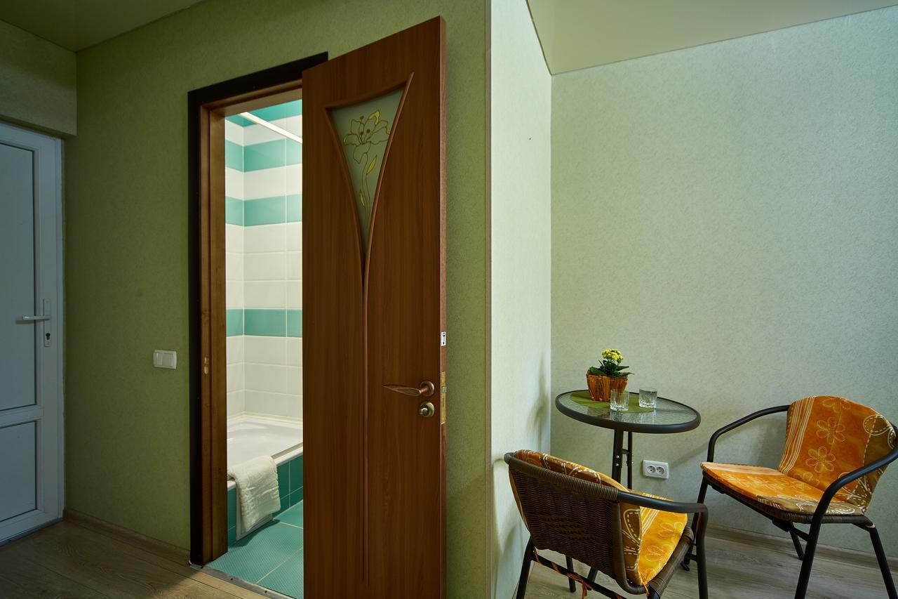 Hotel Domashniy Kamieniec Podolski Zewnętrze zdjęcie